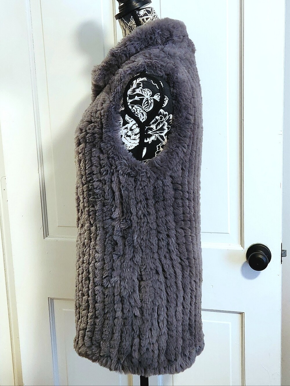 🩶Donna Salyers Fabulous Furs🩶 - Slate Gray Faux Fur Vest - Picture 8 of 13